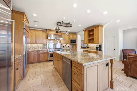 Kitchen - 12077 Haven Crst, Moorpark, CA 93021 photo 6 of 9