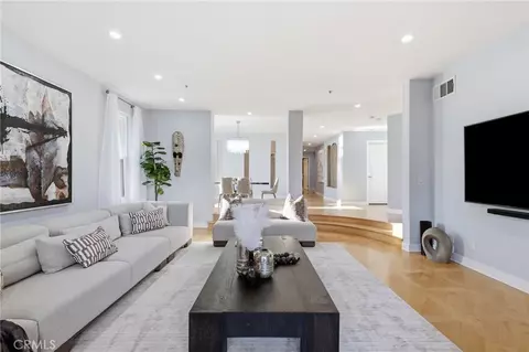 14271 Dickens St #201, Sherman Oaks, CA 91423