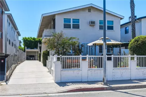 4961 Kester Ave, Sherman Oaks, CA 91403