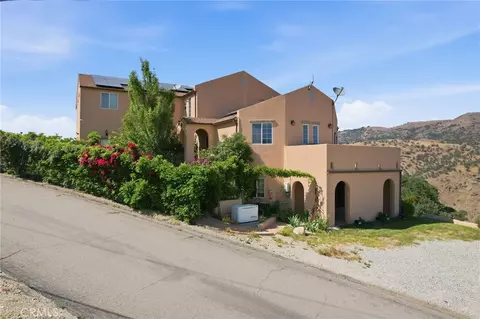 Exterior - 19701 Dovetail, Tehachapi, CA 93561 photo 4 of 15