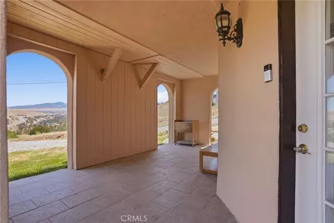 Exterior - 19701 Dovetail, Tehachapi, CA 93561 photo 13 of 15