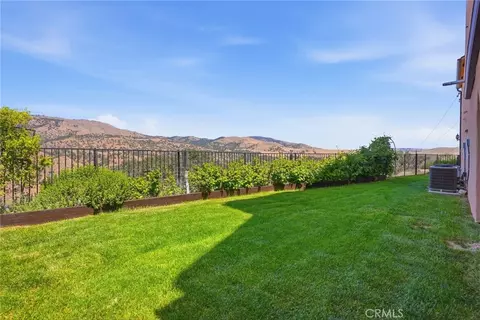 Exterior - 19701 Dovetail, Tehachapi, CA 93561 photo 12 of 15