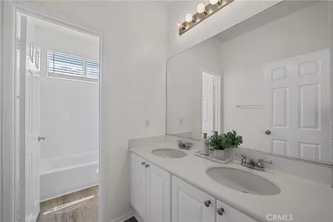 Bath - 28454 Cascade, Castaic, CA 91384 photo 3 of 3