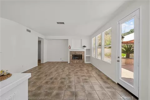 Living - 28454 Cascade, Castaic, CA 91384 photo 8 of 15