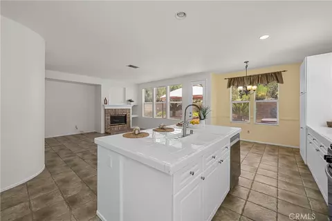 Kitchen - 28454 Cascade, Castaic, CA 91384 photo 4 of 4