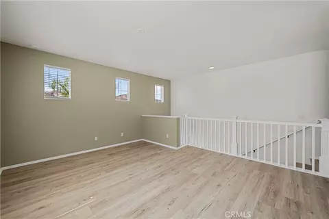 Living - 28454 Cascade, Castaic, CA 91384 photo 12 of 15