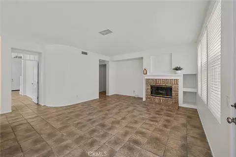 Living - 28454 Cascade, Castaic, CA 91384 photo 9 of 15