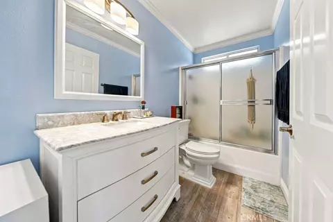 Bath - 22237 Birmingham Pl, Saugus, CA 91350 photo 3 of 4