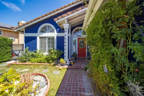 Exterior - 22237 Birmingham Pl, Saugus, CA 91350 photo 2 of 13