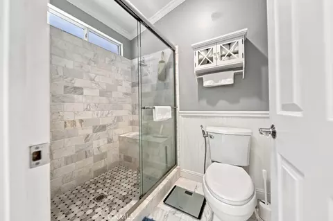 Bath - 22237 Birmingham Pl, Saugus, CA 91350 photo 2 of 4