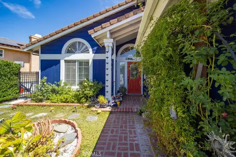 Exterior - 22237 Birmingham Pl, Saugus, CA 91350 photo 2 of 14