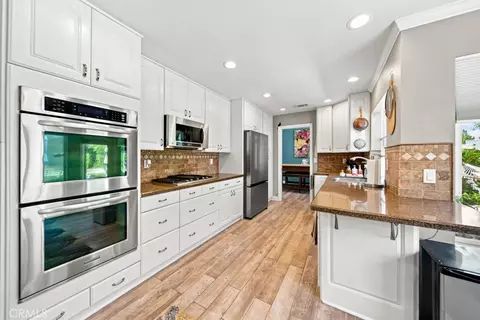 Kitchen - 22237 Birmingham Pl, Saugus, CA 91350 photo 1 of 6