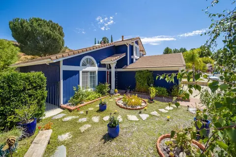 Exterior - 22237 Birmingham Pl, Saugus, CA 91350 photo 12 of 14