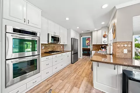 Kitchen - 22237 Birmingham Pl, Saugus, CA 91350 photo 1 of 7
