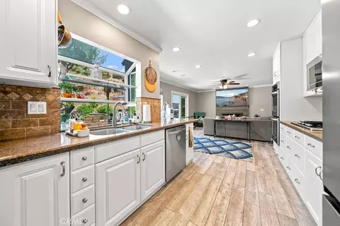 Kitchen - 22237 Birmingham Pl, Saugus, CA 91350 photo 3 of 6
