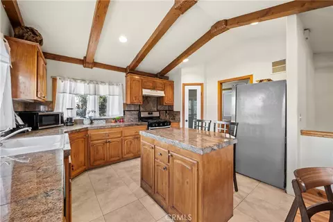 Kitchen - 820 Arbula, Crestline, CA 92325 photo 4 of 5