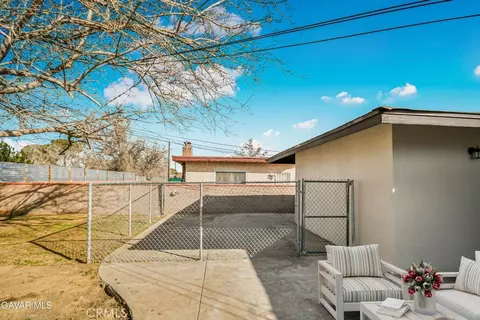 Exterior - 45503 11th St W, Lancaster, CA 93534 photo 3 of 5
