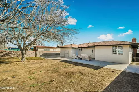 Exterior - 45503 11th St W, Lancaster, CA 93534 photo 4 of 5
