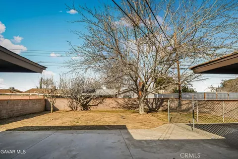 Exterior - 45503 11th St W, Lancaster, CA 93534 photo 2 of 5