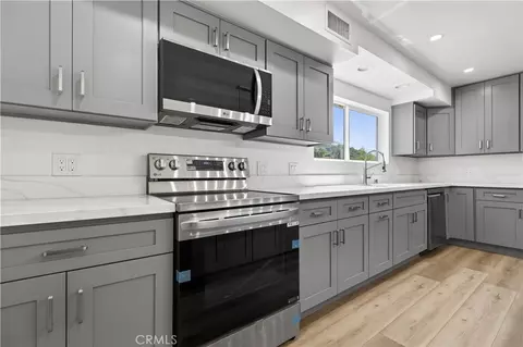 Kitchen - 7515 Mcgroarty, Tujunga, CA 91042 photo 2 of 3