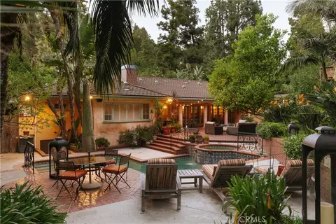 1138 Coldwater Canyon Dr, Beverly Hills, CA 90210