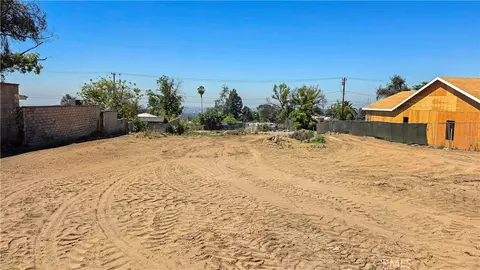 677 E Palm, Altadena, CA 91001 photo 2