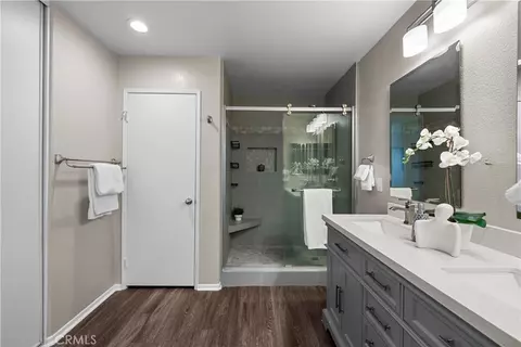 Bath - 28244 Springvale, Castaic, CA 91384 photo 2 of 3