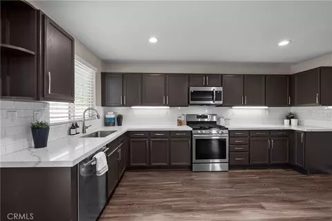 Kitchen - 28244 Springvale, Castaic, CA 91384 photo 3 of 4
