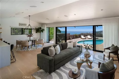 225 Notteargenta Rd, Pacific Palisades, CA 90272