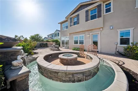 Exterior - 22384 Riverstream Ct, Saugus, CA 91350 photo 12 of 16