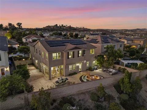 View/Area - 22384 Riverstream Ct, Saugus, CA 91350 photo 5 of 12
