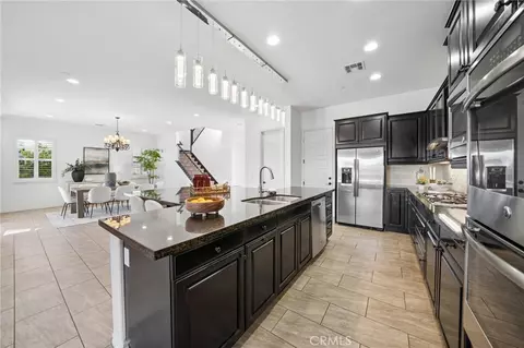 Kitchen - 22384 Riverstream Ct, Saugus, CA 91350 photo 2 of 3