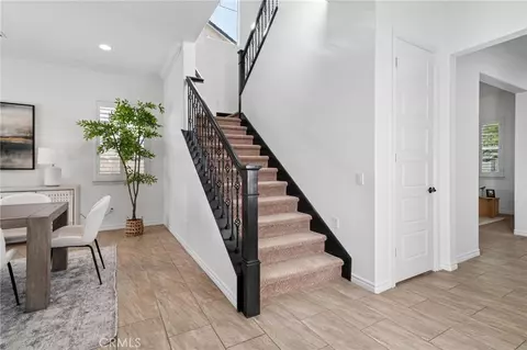 Entry Way - 22384 Riverstream Ct, Saugus, CA 91350 photo 4 of 6