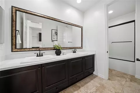 Bath - 22384 Riverstream Ct, Saugus, CA 91350 photo 5 of 5