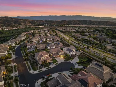 View/Area - 22384 Riverstream Ct, Saugus, CA 91350 photo 2 of 12