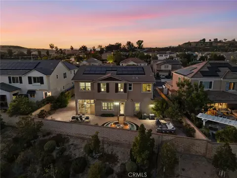 View/Area - 22384 Riverstream Ct, Saugus, CA 91350 photo 4 of 12