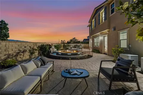 Exterior - 22384 Riverstream Ct, Saugus, CA 91350 photo 5 of 16