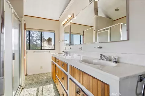 Bath - 4241 Eve, Simi Valley, CA 93063 photo 3 of 6