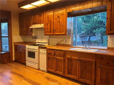 Kitchen - 4241 Eve, Simi Valley, CA 93063 photo 3 of 5