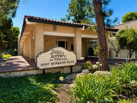 18307 Burbank, Tarzana, CA 91356