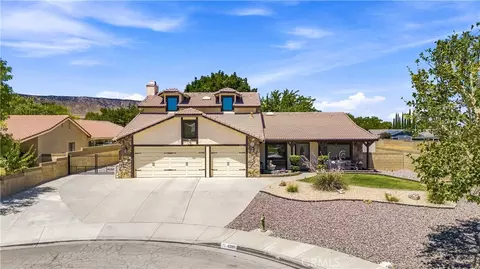 42301 Woodstone, Lancaster, CA 93536