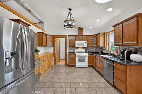 Kitchen - 871 Lebec Rd, Lebec, CA 93243 photo 1 of 1