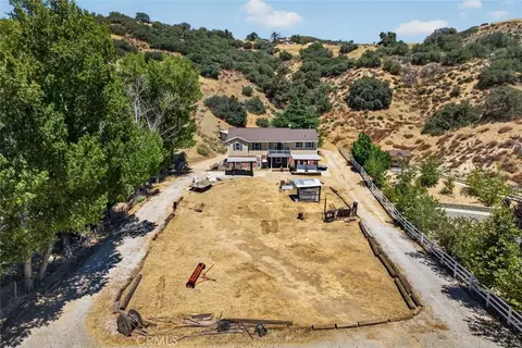 Exterior - 871 Lebec Rd, Lebec, CA 93243 photo 2 of 11