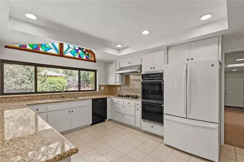 Kitchen - 2425 Duval Rd, Santa Rosa Valley, CA 93012 photo 1 of 4