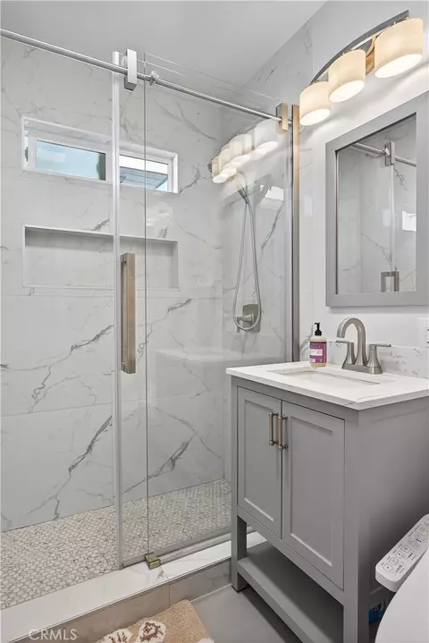 Bath - 317 Cahuenga, Oxnard, CA 93035 photo 3 of 3
