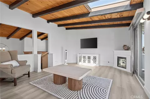 Living - 317 Cahuenga, Oxnard, CA 93035 photo 4 of 7