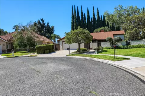 Exterior - 2852 Ian, Simi Valley, CA 93063 photo 5 of 15