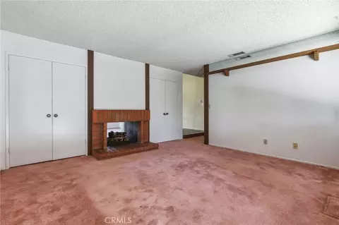 Living - 2852 Ian, Simi Valley, CA 93063 photo 9 of 9