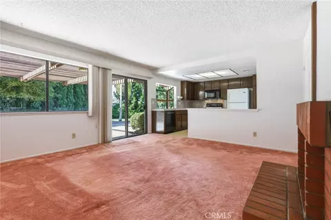 Living - 2852 Ian, Simi Valley, CA 93063 photo 7 of 9