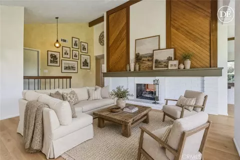 Living - 2852 Ian, Simi Valley, CA 93063 photo 1 of 9